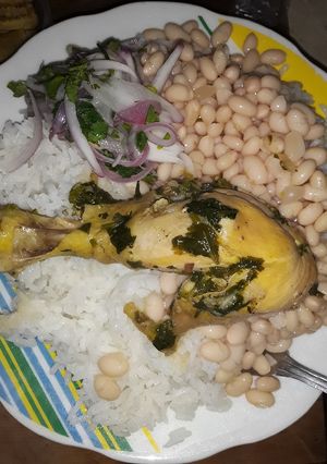 Una foto de Pollo al culantro