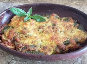 Una foto de Patatas al pesto gratinadas