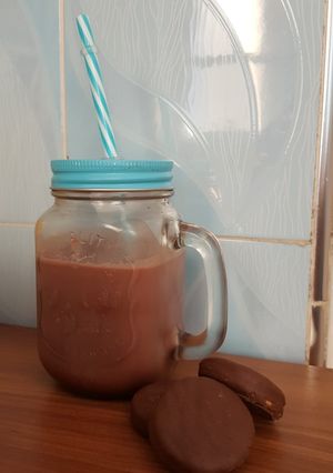 صورة لوصفة مشروب الشكولاطة بالحليب البارد و المنعش 🍵🍫🥛