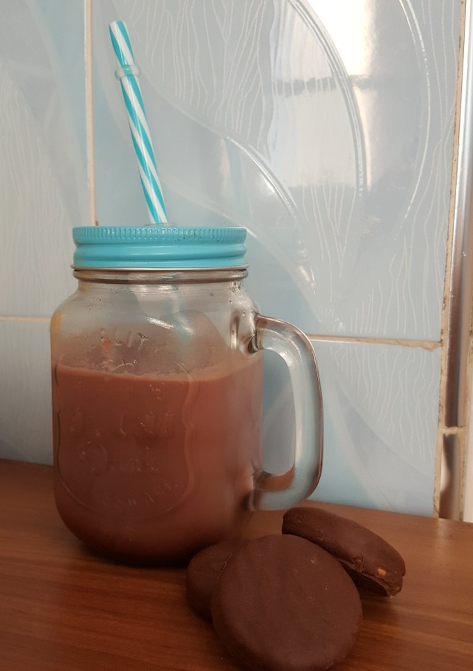 صورة لوصفة مشروب الشكولاطة بالحليب البارد و المنعش 🍵🍫🥛