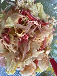Una foto de Ensalada B. L.T