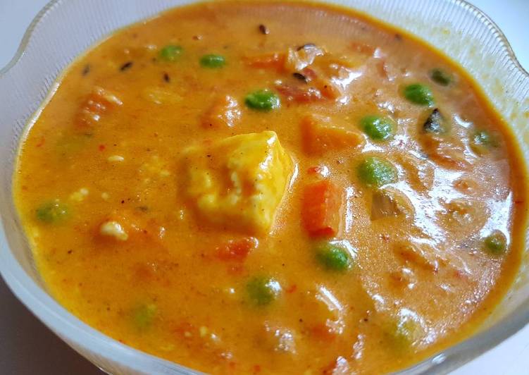 Indian Mattar Paneer - Green Peas &amp; Cottage Cheese Curry