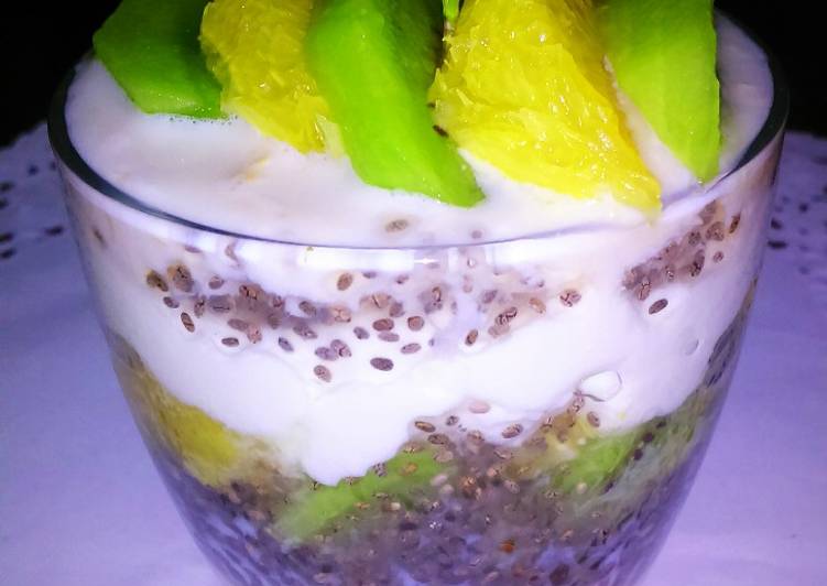 Oats Chia Seeds Parfait with fresh fruits