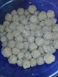 Bakso sapi daging sedikit tepung.. (ndaging sekali)