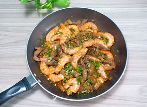 Hình của món Tôm rim thịt nạc dăm.