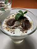 Postre rapidísimo de Kéfir con nueces, chocolate y miel de azahar