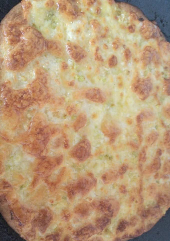 Сирно-часниковий коржик😊