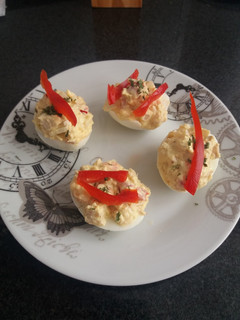 Una foto de Huevos Rellenos