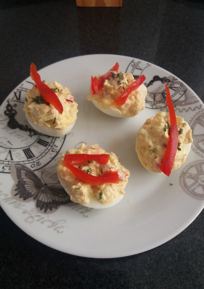 Una foto de Huevos Rellenos