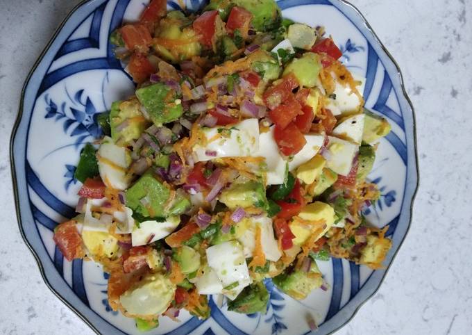 Tomatoes avocado egg salad