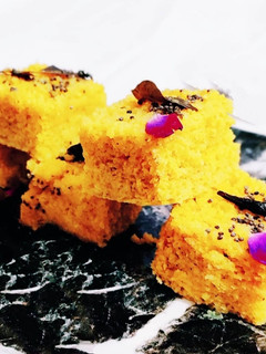 बेसन ढोकला (besan dhokla recipe in Hindi) रेसिपी मुख्य फोटो