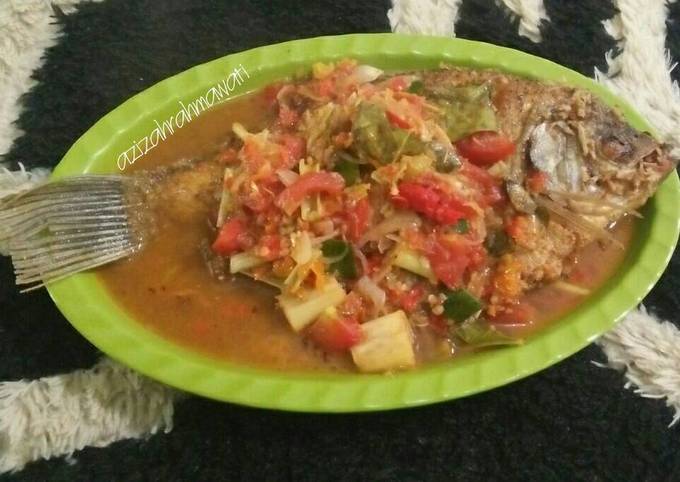 Resep Pecak ikan gurame oleh azizah rahmawati Cookpad