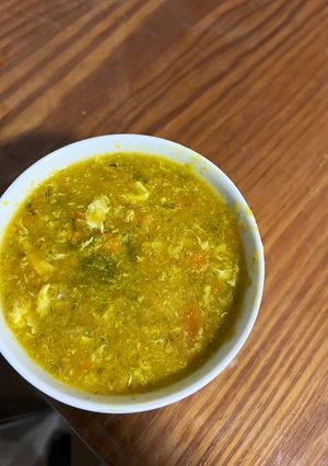 Una foto de Sopa de verdura y huevo