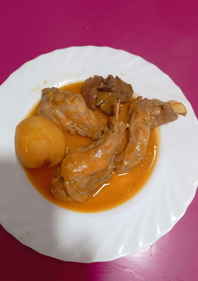 Una foto de Conejo en salsa
