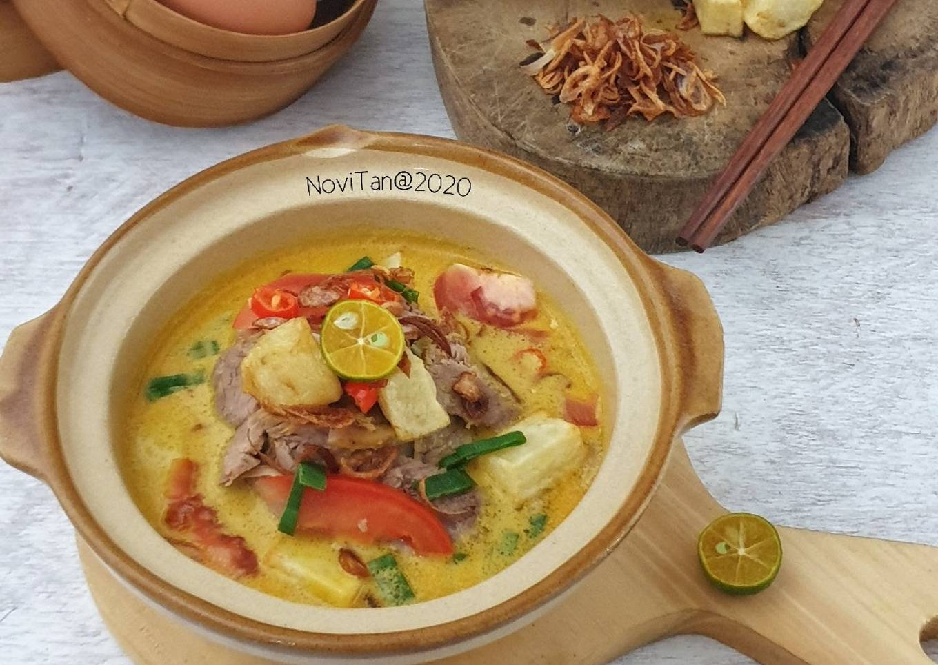 155. Soto Daging Berkuah Santan