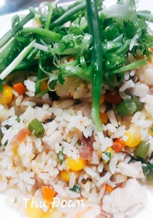 Hình của món Cơm chiên hạt giòn.