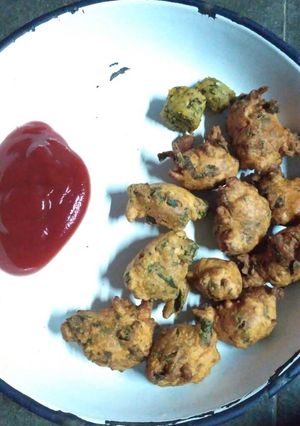 A picture of Methi Pakoda.