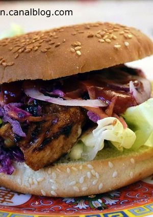 Une photo de Burger d'inspiration Japonaise