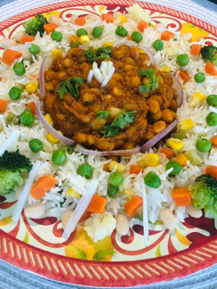 વ્હાઈટ બીન્સ વીથ પુલાવ રેસીપી મુખ્ય ફોટો