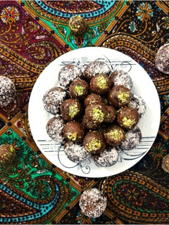 عکسی از دستور توپک های خرمایی خیلی مقوی