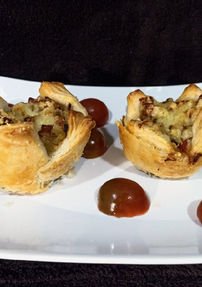 Una foto de Hojaldre de setas y bacon