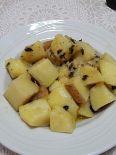 Una foto de Guarnición de patatas "a la mantequilla" veganas 🥔