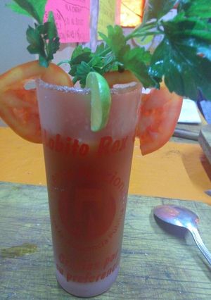 Una foto de Bebida refrescante de tomate c/tequila a la Mario, s