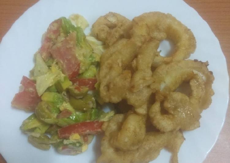Calamares a la romana con ensalada César a mi manera