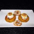 Tapitas de queso de rulo de cabra y manzanas caramelizadas