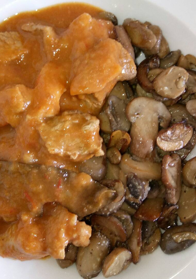 Una foto de Carne en salsa con champis :)