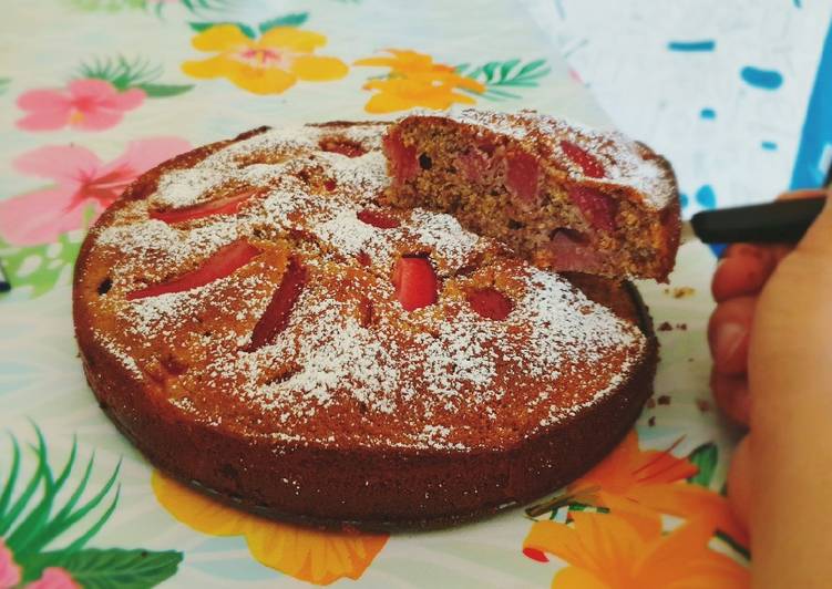 Torta integrale fragole e pistacchi veloce e golosa