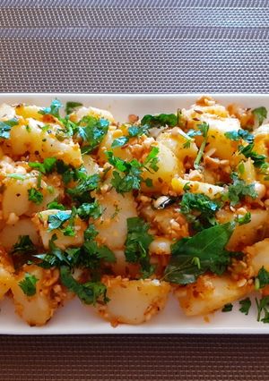 A picture of Mandvi Batata Khichdi (Peanuts Aloo Khichdi).