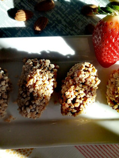 Una foto de Croquetas de fresa 🍓 y chocolate 🍫