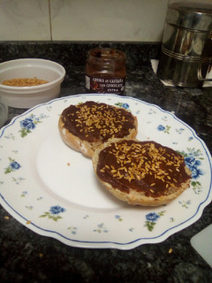 Una foto de Tosta de crema de castaña y chocolate