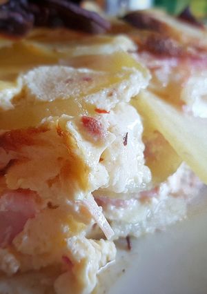 Una foto de Pastel de patata con jamón cocido y queso