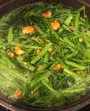 Canh rau muống nấu tôm