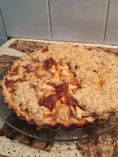 Una foto de Tarta de manzanas y dulce de zapallo vegana