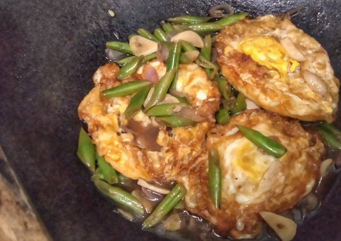 Step-by-Step Guide to Make Speedy Sunny Side Up Eggs and Green Beans in Butter Sauce