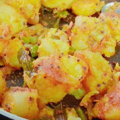 A picture of Fried fasting potatoes.