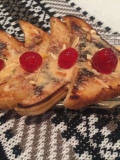 A picture of Shahi tukda.