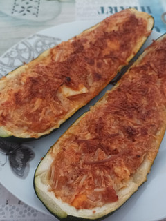 Una foto de Calabacines rellenos saludables!