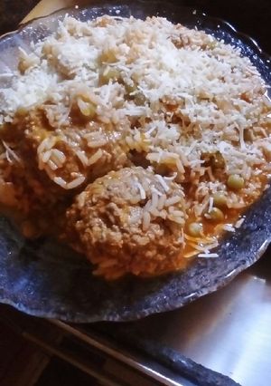 Una foto de Albóndigas con arroz