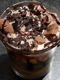 ચોકલેટ મિલકસેક (Chocolate MilkShake Recipe in Gujarati) રેસીપી મુખ્ય ફોટો