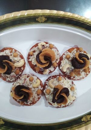 A picture of Chocolate flower tart.