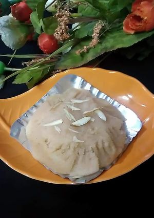 केले का हलवा (kele ka halwa recipe in Hindi) रेसिपी मुख्य फोटो