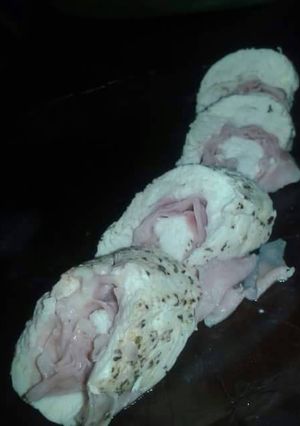 Una foto de Arrollado de pollo en microondas