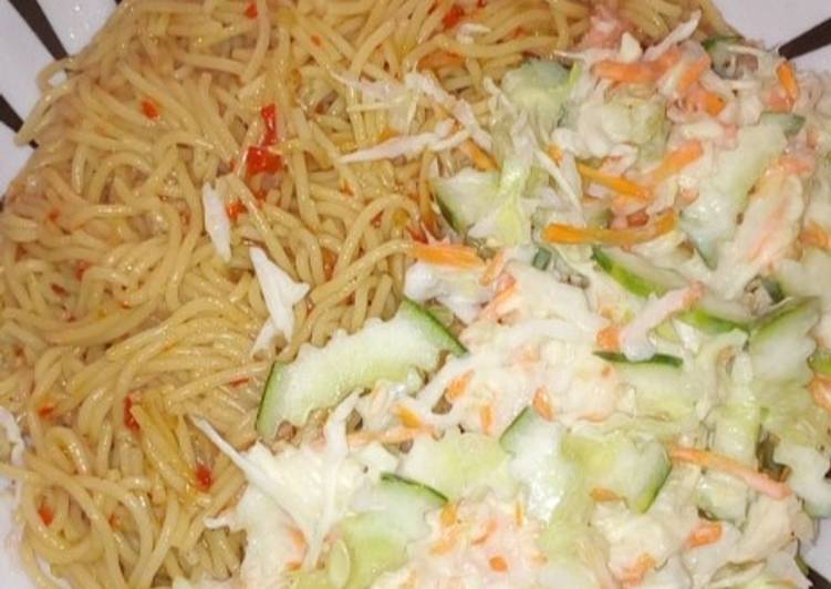 Spaghetti with coleslaw