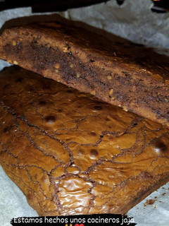 Una foto de Brownie de chocolate y almendras crocanti