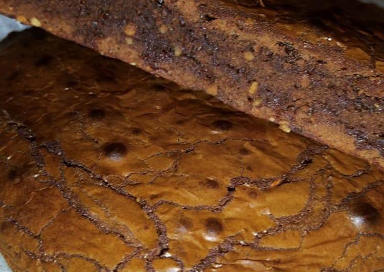 Brownie de chocolate y almendras crocanti