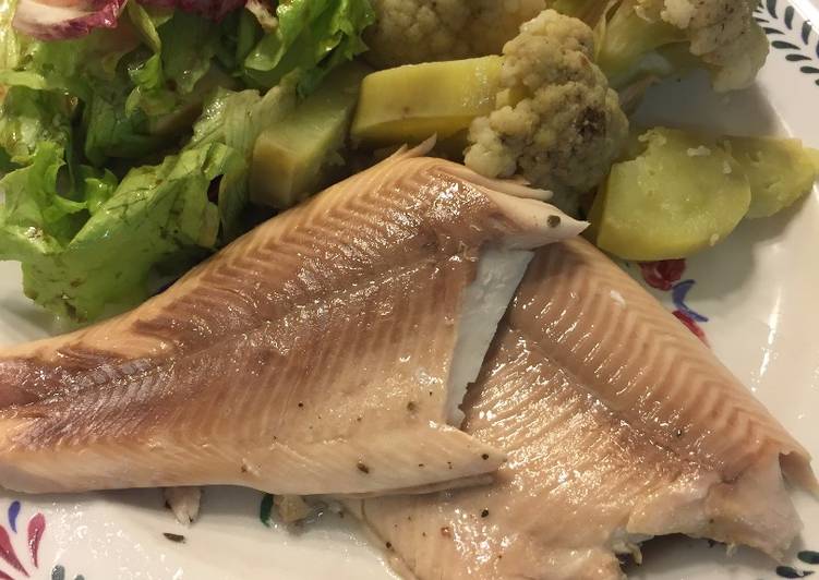 Truta ao forno com manteiga e ervas - Tudogosreceitas